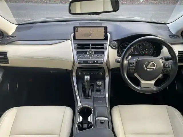 レクサス ＮＸ 300 Iパッケージ 静岡県 2017(平29)年 7.7万km グラファイトブラックガラスフレーク ワンオーナー/純正ナビ/フルセグTV/DVD/CD/SD/MSV/BT/バックカメラ/サイドカメラ/ベージュ革シート/前席シートヒーター/前席パワーシート/パワーバックドア/衝突軽減ブレーキ/レーンキープアシスト/オートハイビーム/レーダークルーズコントロール/クリアランスソナー/3眼LEDライト/ステアリングヒーター/ビルトインETC2.0/パドルシフト/純正18インチAW/スマートキー×2/カードキー/保証書/取扱説明書/ナビ取扱説明書/R2/R4点検記録簿有