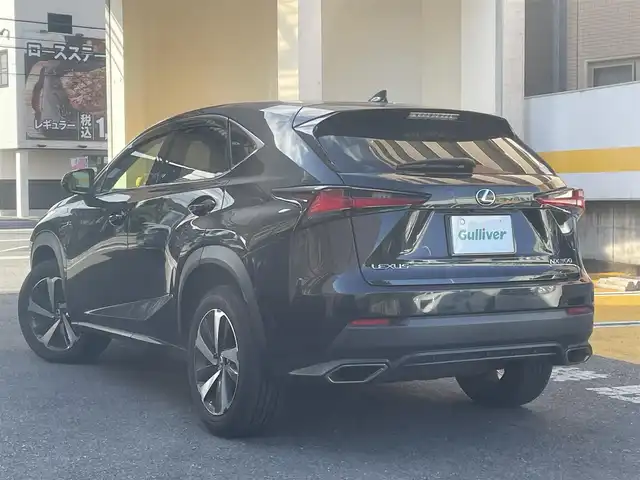 レクサス ＮＸ 300 Iパッケージ 静岡県 2017(平29)年 7.7万km グラファイトブラックガラスフレーク ワンオーナー/純正ナビ/フルセグTV/DVD/CD/SD/MSV/BT/バックカメラ/サイドカメラ/ベージュ革シート/前席シートヒーター/前席パワーシート/パワーバックドア/衝突軽減ブレーキ/レーンキープアシスト/オートハイビーム/レーダークルーズコントロール/クリアランスソナー/3眼LEDライト/ステアリングヒーター/ビルトインETC2.0/パドルシフト/純正18インチAW/スマートキー×2/カードキー/保証書/取扱説明書/ナビ取扱説明書/R2/R4点検記録簿有