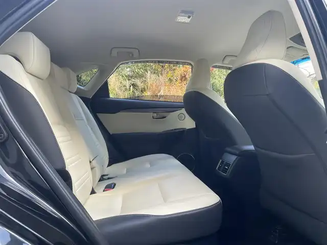 レクサス ＮＸ 300 Iパッケージ 静岡県 2017(平29)年 7.7万km グラファイトブラックガラスフレーク ワンオーナー/純正ナビ/フルセグTV/DVD/CD/SD/MSV/BT/バックカメラ/サイドカメラ/ベージュ革シート/前席シートヒーター/前席パワーシート/パワーバックドア/衝突軽減ブレーキ/レーンキープアシスト/オートハイビーム/レーダークルーズコントロール/クリアランスソナー/3眼LEDライト/ステアリングヒーター/ビルトインETC2.0/パドルシフト/純正18インチAW/スマートキー×2/カードキー/保証書/取扱説明書/ナビ取扱説明書/R2/R4点検記録簿有