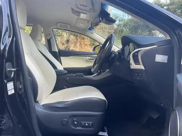 レクサス ＮＸ 300 Iパッケージ 静岡県 2017(平29)年 7.7万km グラファイトブラックガラスフレーク ワンオーナー/純正ナビ/フルセグTV/DVD/CD/SD/MSV/BT/バックカメラ/サイドカメラ/ベージュ革シート/前席シートヒーター/前席パワーシート/パワーバックドア/衝突軽減ブレーキ/レーンキープアシスト/オートハイビーム/レーダークルーズコントロール/クリアランスソナー/3眼LEDライト/ステアリングヒーター/ビルトインETC2.0/パドルシフト/純正18インチAW/スマートキー×2/カードキー/保証書/取扱説明書/ナビ取扱説明書/R2/R4点検記録簿有