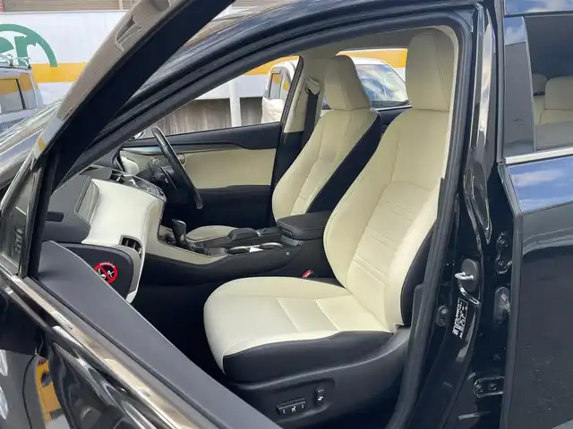 レクサス ＮＸ 300 Iパッケージ 静岡県 2017(平29)年 7.7万km グラファイトブラックガラスフレーク ワンオーナー/純正ナビ/フルセグTV/DVD/CD/SD/MSV/BT/バックカメラ/サイドカメラ/ベージュ革シート/前席シートヒーター/前席パワーシート/パワーバックドア/衝突軽減ブレーキ/レーンキープアシスト/オートハイビーム/レーダークルーズコントロール/クリアランスソナー/3眼LEDライト/ステアリングヒーター/ビルトインETC2.0/パドルシフト/純正18インチAW/スマートキー×2/カードキー/保証書/取扱説明書/ナビ取扱説明書/R2/R4点検記録簿有