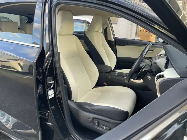 レクサス ＮＸ 300 Iパッケージ 静岡県 2017(平29)年 7.7万km グラファイトブラックガラスフレーク ワンオーナー/純正ナビ/フルセグTV/DVD/CD/SD/MSV/BT/バックカメラ/サイドカメラ/ベージュ革シート/前席シートヒーター/前席パワーシート/パワーバックドア/衝突軽減ブレーキ/レーンキープアシスト/オートハイビーム/レーダークルーズコントロール/クリアランスソナー/3眼LEDライト/ステアリングヒーター/ビルトインETC2.0/パドルシフト/純正18インチAW/スマートキー×2/カードキー/保証書/取扱説明書/ナビ取扱説明書/R2/R4点検記録簿有