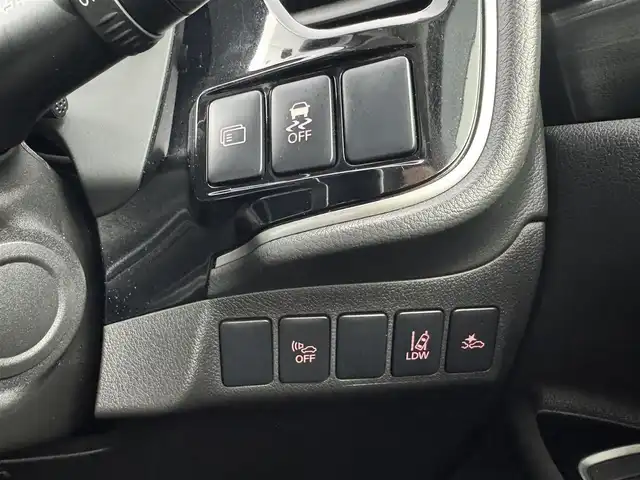 三菱 アウトランダー ＰＨＥＶ G セーフティパッケージ 愛知県 2015(平27)年 4.8万km シルキーホワイト 社外ナビ/（Bluetooth/フルセグTV/CD/DVD/SD）/全方位カメラ/衝突被害軽減システム/レーンキープ/オートライト/ACC/純正LEDライト/ETC/4WD/パワーシート/シートヒーター/ステアリングヒーター/ハーフレザー/ドアバイザー/パドルシフト/純正フロアマット/レーダー