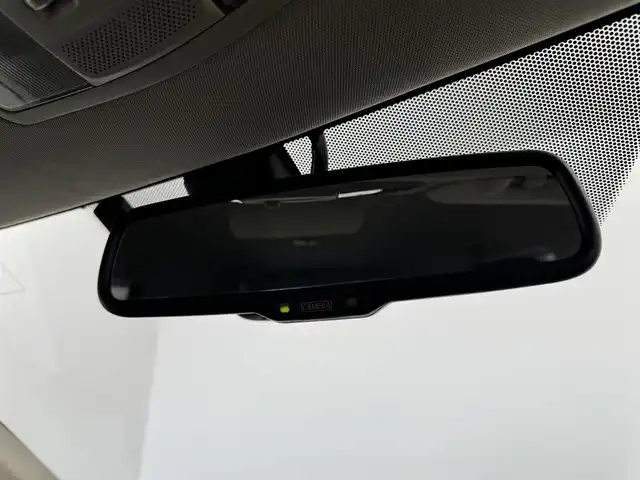 三菱 アウトランダー ＰＨＥＶ G セーフティパッケージ 愛知県 2015(平27)年 4.8万km シルキーホワイト 社外ナビ/（Bluetooth/フルセグTV/CD/DVD/SD）/全方位カメラ/衝突被害軽減システム/レーンキープ/オートライト/ACC/純正LEDライト/ETC/4WD/パワーシート/シートヒーター/ステアリングヒーター/ハーフレザー/ドアバイザー/パドルシフト/純正フロアマット/レーダー