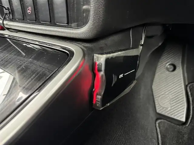 三菱 アウトランダー ＰＨＥＶ G セーフティパッケージ 愛知県 2015(平27)年 4.8万km シルキーホワイト 社外ナビ/（Bluetooth/フルセグTV/CD/DVD/SD）/全方位カメラ/衝突被害軽減システム/レーンキープ/オートライト/ACC/純正LEDライト/ETC/4WD/パワーシート/シートヒーター/ステアリングヒーター/ハーフレザー/ドアバイザー/パドルシフト/純正フロアマット/レーダー