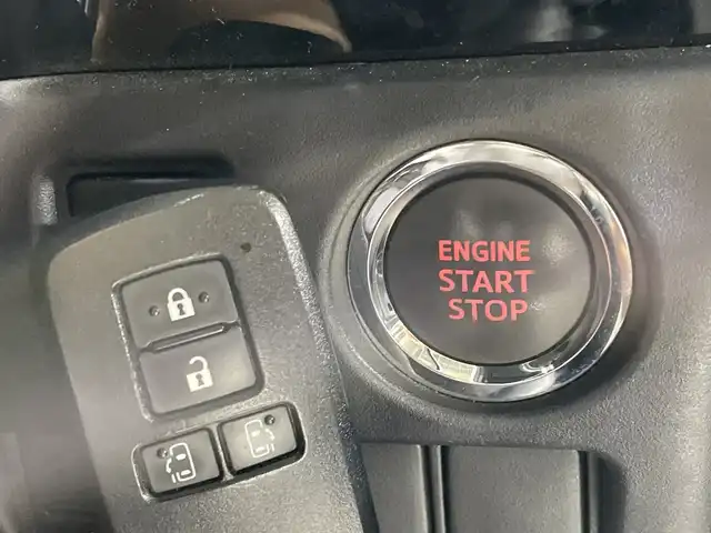 トヨタ ヴォクシー ZS 煌Ⅲ 福岡県 2020(令2)年 4.6万km ホワイトパールクリスタルシャイン 純正9インチメモリナビ/フルセグテレビ/バックカメラ/フリップダウンモニター/両側パワースライドドア/ETC/アイドリングストップ/プッシュスタート/レーンキープアシスト