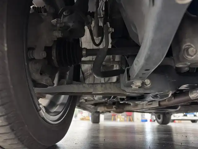 ホンダ Ｎ ＢＯＸ カスタム G L ターボ ホンダセンシング 三重県 2020(令2)年 6.3万km クリスタルブラックパール ガソリン・ターボ/FF/MTモード付インパネCVT/ケンウッド 7インチナビ MDV-D709BT/（FM/AM/CD/DVD/iPod/USB/SD/内蔵メモリ/TV/Bluetooth/HDMI/SMART USEN）/バックカメラ/両側パワースライドドア/ドライブレコーダー 前方/ビルトイン ETC/Honda SENSING/・衝突軽減ブレーキ［CMBS］/・車線維持支援システム［LKAS］/・アダプティブクルーズコントロール/・路外逸脱抑制機能/・標識認識機能/・先行車発進お知らせ機能/・VSA（ABS＆TRC＆横すべり抑制）/など/装備/・ハーフレザーシート/・シートヒーター（D/N）/・オートエアコン/・オートライト/・LEDヘッドライト＆フロントフォグライト/・ステアリングスイッチ/・パドルシフト/・充電用USBジャック（2.5A急速充電対応）2ヶ/・純正15inAW/・プッシュスタート/・スマートキーx2/・保/取/など