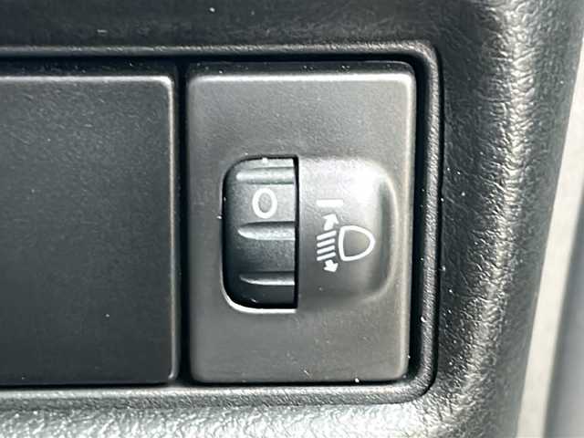 スズキ スペーシア HYBRID G 山梨県 2020(令2)年 0.9万km オフブルーM スズキセーフティサポート/　・デュアルセンサーブレーキサポート/　・車線逸脱警報機能/　・パーキングソナー/　・横滑り防止装置/社外ナビ/　(CD/USB/AUX/BT/TV)/バックカメラ/オートライト/シートヒーター/純正14インチアルミホイール/フルオートエアコン/４WD/アイドリングストップ/スマートキー