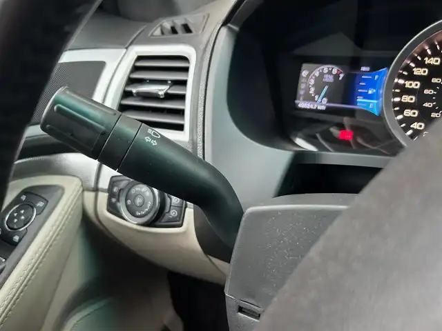 フォード エクスプローラー LTD 石川県 2012(平24)年 5万km 黒 社外ポータブルナビ /ワンセグTV /Bluetooth USB /バックカメラ /サイドカメラ /クリアランスソナー /クルーズコントロール /ビルディセントコントロール /キセノンヘッドライト /オートライト /ETC /ルーフレール /フルフラット