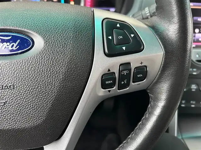 フォード エクスプローラー LTD 石川県 2012(平24)年 5万km 黒 社外ポータブルナビ /ワンセグTV /Bluetooth USB /バックカメラ /サイドカメラ /クリアランスソナー /クルーズコントロール /ビルディセントコントロール /キセノンヘッドライト /オートライト /ETC /ルーフレール /フルフラット
