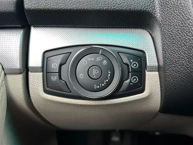 フォード エクスプローラー LTD 石川県 2012(平24)年 5万km 黒 社外ポータブルナビ /ワンセグTV /Bluetooth USB /バックカメラ /サイドカメラ /クリアランスソナー /クルーズコントロール /ビルディセントコントロール /キセノンヘッドライト /オートライト /ETC /ルーフレール /フルフラット