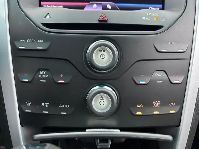 フォード エクスプローラー LTD 石川県 2012(平24)年 5万km 黒 社外ポータブルナビ /ワンセグTV /Bluetooth USB /バックカメラ /サイドカメラ /クリアランスソナー /クルーズコントロール /ビルディセントコントロール /キセノンヘッドライト /オートライト /ETC /ルーフレール /フルフラット