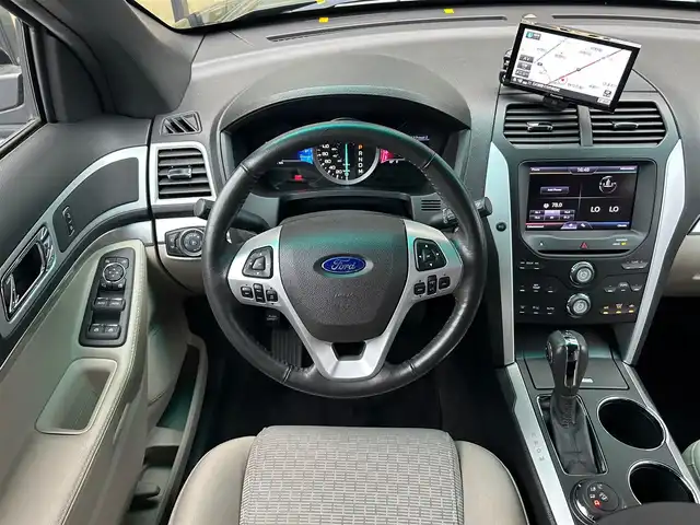 フォード エクスプローラー LTD 石川県 2012(平24)年 5万km 黒 社外ポータブルナビ /ワンセグTV /Bluetooth USB /バックカメラ /サイドカメラ /クリアランスソナー /クルーズコントロール /ビルディセントコントロール /キセノンヘッドライト /オートライト /ETC /ルーフレール /フルフラット