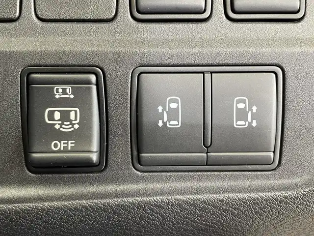 日産 セレナ ハイウェイスターVセレクションⅡ 岩手県 2019(平31)年 9万km ブリリアントホワイトパール ワンオーナー/４WD/ALPINE10.1インチ後席モニター/ハンズフリーオートバックドア/アラウンドビューモニター/セーフティパックB/プロパイロット/インテリジェントルームミラー/ハイビームアシスト/エマージェンシーブレーキ/車線逸脱抑制機能/標識表示機能/前後ソナー/パーキングアシスト/オートブレーキホールド/アルパイン９型ナビゲーション/フルセグTV/ロールサンシェード/リヤオートエアコン/前席シートヒーター/ステアリングヒーター/ETC/ドライブレコーダー/LEDヘッドライト/純正１５インチアルミホイール