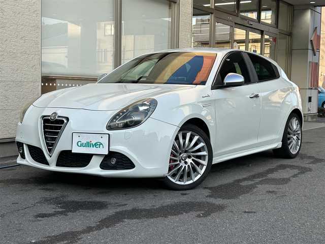 アルファロメオ ジュリエッタ スポルティーバ 栃木県 2013(平25)年 7.2万km アイスホワイト 社外ＳＤナビ/（フルセグ／ＢＴ／ＣＤ／ＤＶＤ）/バックカメラ/ハーフレザーシート/前席パワーシート/純正１８インチＡＷ/純正フロアマット/後方コーナーセンサー/ドライブレコーダー/ＥＴＣ