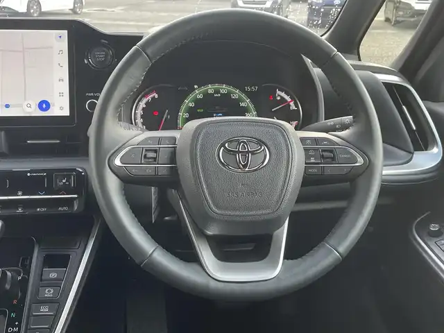 トヨタ ヴォクシー S－Z 熊本県 2024(令6)年 1.5万km グリッターブラックガラスフレーク 快適利便high/ユニバーサルステップ/純正ディスプレイオーディオPlus/・ナビキット/・AM/FM/CD/DVD/BT/・アップルカープレイ/アンドロイドオート/・バックカメラ/・フルセグTV/・テレビキャンセラー/フリップダウンモニター/トヨタセーフティセンス/・プリクラッシュセーフティ/・レーンディパーチャーアラート/・レーダークルーズコントロール/・プロアクティブドライビングアシスト/・ロードサインアシスト/・オートマチックハイビーム/パーキングサポートブレーキ/ハーフレザーシート/・前後席シートヒーター/電動リアゲート/両側電動スライドドア/前後ドライブレコーダー/LEDヘッドライト/ETC2.0/電動パーキングブレーキ/オートホールドブレーキ/後席ロールサンシェード/電動格納ミラー/ウインカーミラー/スペアキー