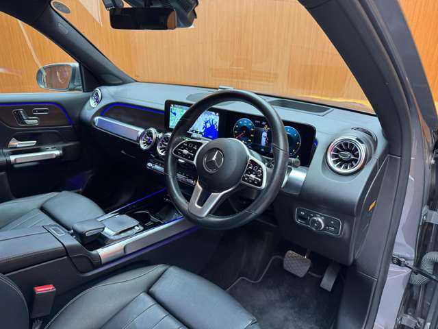 メルセデス・ベンツ Ｍ・ベンツ ＧＬＢ２００ｄ 4マチック 千葉県 2021(令3)年 6万km マウンテングレー パノラマＳＲ　/レザーエクスクルーシブＰＫＧ　/アドバンスドＰＫＧ/ＨＵＤ　/黒本革シート　/ＡＣＣ　/純正ナビ　/ＴＶ　/３６０°Ｂｌｕｅｔｏｏｔｈ接続　/電動リアゲート　　/アンビエントライト　/ＲＳＰ　/ドラレコ