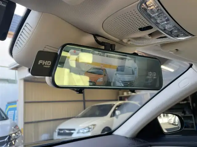 メルセデス・ベンツ Ｓ５５０Ｌ 神奈川県 2017(平29)年 3.4万km オブシディアンブラック メルセデスベンツ S550L MOSELコンプリート M55RS/MOSEL/エアロ/アルミ/キャリパー/シート/スカッフプレート/４本出しマフラー/アルミペダル/ステアリング/フロアマット/エンブレム/コマンドシステム/CD/DVD/BT/USB/メディアレジスター/フルセグTV/３６０°カメラ/ETC/パノラマサンルーフ/レザーシート/全席シートヒーター/エアシート/ダイナミックマルチコントロールシート/ハンドルヒーター/ショーファーパッケージ/エグゼクティブリアシート/助手席側後席リクライニングシート/フットレスト/シートヒーター・プラス/後席シートヒーター/ドアアームレストヒーター/センターアームレストヒーター/リヤエンターテイメントシステム/ヘッドホン/リモコン/ブルメスターサウンド/アンビエントライト/パフュームアトマイザー/ハイトコントロール/全ドアイージークロージャー/パワーバックドア/ESP/PRE-SAFEブレーキ/ブラインドスポット/アテンションアシスト/レーンキープ/ディストロニックプラス/可変スピードリミッター/HUD/スマートキー×２/保証書/取説