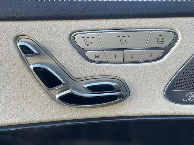 メルセデス・ベンツ Ｓ５５０Ｌ 神奈川県 2017(平29)年 3.4万km オブシディアンブラック メルセデスベンツ S550L MOSELコンプリート M55RS/MOSEL/エアロ/アルミ/キャリパー/シート/スカッフプレート/４本出しマフラー/アルミペダル/ステアリング/フロアマット/エンブレム/コマンドシステム/CD/DVD/BT/USB/メディアレジスター/フルセグTV/３６０°カメラ/ETC/パノラマサンルーフ/レザーシート/全席シートヒーター/エアシート/ダイナミックマルチコントロールシート/ハンドルヒーター/ショーファーパッケージ/エグゼクティブリアシート/助手席側後席リクライニングシート/フットレスト/シートヒーター・プラス/後席シートヒーター/ドアアームレストヒーター/センターアームレストヒーター/リヤエンターテイメントシステム/ヘッドホン/リモコン/ブルメスターサウンド/アンビエントライト/パフュームアトマイザー/ハイトコントロール/全ドアイージークロージャー/パワーバックドア/ESP/PRE-SAFEブレーキ/ブラインドスポット/アテンションアシスト/レーンキープ/ディストロニックプラス/可変スピードリミッター/HUD/スマートキー×２/保証書/取説