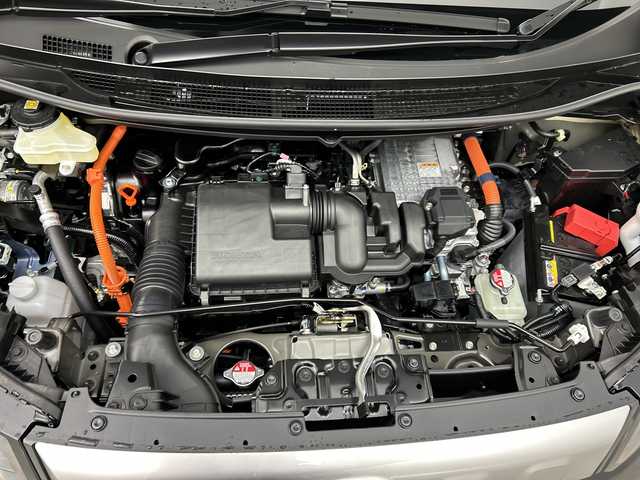 ホンダ フリード ハイブリット e:HEV クロスター 三重県 2025(令7)年 0.1千km クリスタルブラックパール /登録済未使用車//登録時走行距離4km//純正9インチメモリーナビ　LXM-242ZFNI(207/680円)//バックカメラ//オートAC//DN席シートヒーター//電子サイドブレーキ//ブレーキオートホールド//革巻きステアリング//ステアリングスイッチ//ホンダセンシング//衝突軽減ブレーキ//レーンキープアシスト//レーダークルーズコントロール//ブラインドスポットモニター//前後コーナーセンサー//ハーフレザーシート//ルーフレール//サイドカーテンエアバッグ