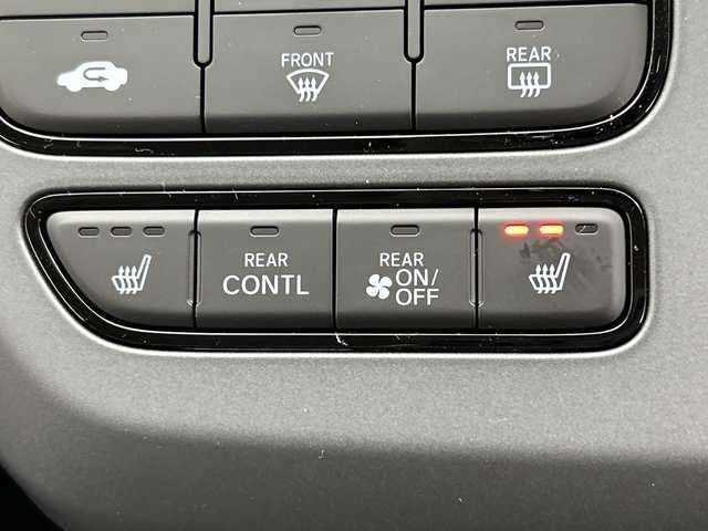 ホンダ フリード ハイブリット e:HEV クロスター 三重県 2025(令7)年 0.1千km クリスタルブラックパール /登録済未使用車//登録時走行距離4km//純正9インチメモリーナビ　LXM-242ZFNI(207/680円)//バックカメラ//オートAC//DN席シートヒーター//電子サイドブレーキ//ブレーキオートホールド//革巻きステアリング//ステアリングスイッチ//ホンダセンシング//衝突軽減ブレーキ//レーンキープアシスト//レーダークルーズコントロール//ブラインドスポットモニター//前後コーナーセンサー//ハーフレザーシート//ルーフレール//サイドカーテンエアバッグ