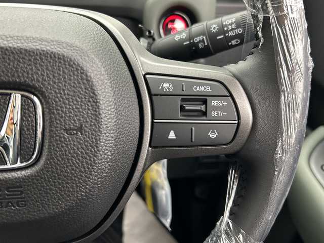 ホンダ フリード ハイブリット e:HEV クロスター 三重県 2025(令7)年 0.1千km クリスタルブラックパール /登録済未使用車//登録時走行距離4km//純正9インチメモリーナビ　LXM-242ZFNI(207/680円)//バックカメラ//オートAC//DN席シートヒーター//電子サイドブレーキ//ブレーキオートホールド//革巻きステアリング//ステアリングスイッチ//ホンダセンシング//衝突軽減ブレーキ//レーンキープアシスト//レーダークルーズコントロール//ブラインドスポットモニター//前後コーナーセンサー//ハーフレザーシート//ルーフレール//サイドカーテンエアバッグ