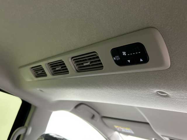 ホンダ フリード ハイブリット e:HEV クロスター 三重県 2025(令7)年 0.1千km クリスタルブラックパール /登録済未使用車//登録時走行距離4km//純正9インチメモリーナビ　LXM-242ZFNI(207/680円)//バックカメラ//オートAC//DN席シートヒーター//電子サイドブレーキ//ブレーキオートホールド//革巻きステアリング//ステアリングスイッチ//ホンダセンシング//衝突軽減ブレーキ//レーンキープアシスト//レーダークルーズコントロール//ブラインドスポットモニター//前後コーナーセンサー//ハーフレザーシート//ルーフレール//サイドカーテンエアバッグ