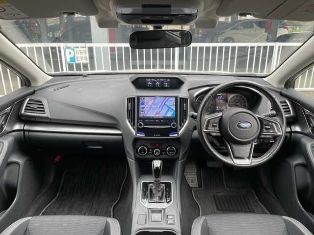 スバル インプレッサ スポーツ 2．0i－L アイサイト 神奈川県 2017(平29)年 2.5万km クリスタルホワイトP ワンオーナー		/純正8インチSDナビ【CN-LR820D】/・DTV/SD/CD/DVD/BT/	MSV/バックカメラ/アイサイトVer.3		/・プリクラッシュブレーキ		/・レーダークルーズコントロール		/・アクティブレーンキープ		/・AT誤発進抑制制御【前後】		/アイドリングストップ	/ナノイー機能		/純正17インチアルミ/D席シートリフター/パドルシフト付革巻きハンドル	/オートライト/LEDヘッドライト/フロント/バックフォグ	/プッシュEgスタート/ストップ/ターンランプ付電動格納ドアミラー	/スマートキー×2（キータグ有）		/ドアバイザー/純正フロアマット/取扱説明書/ナビ取扱説明書/新車時保証書　