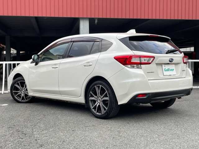 スバル インプレッサ スポーツ 2．0i－L アイサイト 神奈川県 2017(平29)年 2.5万km クリスタルホワイトP ワンオーナー		/純正8インチSDナビ【CN-LR820D】/・DTV/SD/CD/DVD/BT/	MSV/バックカメラ/アイサイトVer.3		/・プリクラッシュブレーキ		/・レーダークルーズコントロール		/・アクティブレーンキープ		/・AT誤発進抑制制御【前後】		/アイドリングストップ	/ナノイー機能		/純正17インチアルミ/D席シートリフター/パドルシフト付革巻きハンドル	/オートライト/LEDヘッドライト/フロント/バックフォグ	/プッシュEgスタート/ストップ/ターンランプ付電動格納ドアミラー	/スマートキー×2（キータグ有）		/ドアバイザー/純正フロアマット/取扱説明書/ナビ取扱説明書/新車時保証書　