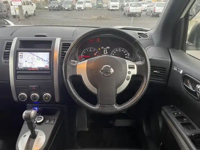 日産 エクストレイル 20Xtt 青森県 2013(平25)年 11.2万km ブリリアントホワイトパール 4WD/純正SDナビ/（CD・SD・VTR）/バックカメラ/前ドラレコ/ルーフレール/クルーズコントロール/ダウンヒルアシスト/ETC/革巻きステアリング/ステアリングスイッチ/オートライト/フォグライト/カプロンシート/シートヒーター/電格ミラー/スマートキー/保証書/取扱説明書
