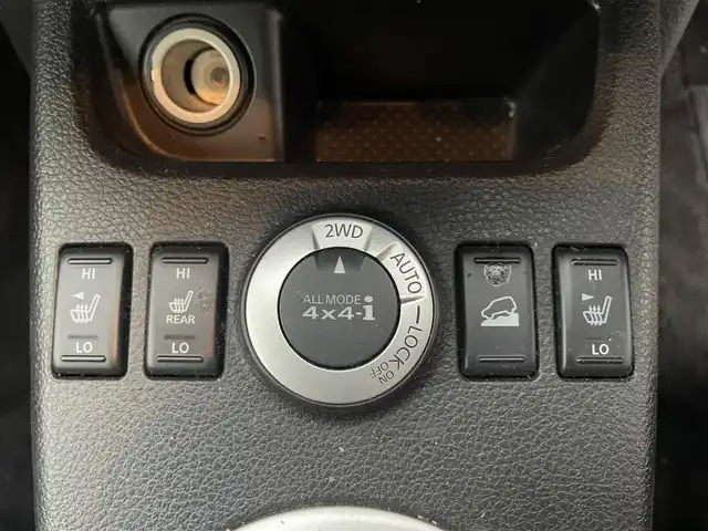 日産 エクストレイル 20Xtt 青森県 2013(平25)年 11.2万km ブリリアントホワイトパール 4WD/純正SDナビ/（CD・SD・VTR）/バックカメラ/前ドラレコ/ルーフレール/クルーズコントロール/ダウンヒルアシスト/ETC/革巻きステアリング/ステアリングスイッチ/オートライト/フォグライト/カプロンシート/シートヒーター/電格ミラー/スマートキー/保証書/取扱説明書