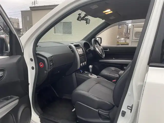 日産 エクストレイル 20Xtt 青森県 2013(平25)年 11.2万km ブリリアントホワイトパール 4WD/純正SDナビ/（CD・SD・VTR）/バックカメラ/前ドラレコ/ルーフレール/クルーズコントロール/ダウンヒルアシスト/ETC/革巻きステアリング/ステアリングスイッチ/オートライト/フォグライト/カプロンシート/シートヒーター/電格ミラー/スマートキー/保証書/取扱説明書