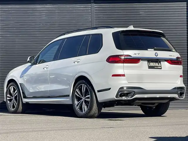 ＢＭＷ Ｘ７ xDrive35d Mスポーツ 山梨県 2021(令3)年 0.6万km ミネラルホワイト パノラマＳＲ/全方位カメラ　/コンフォートシート　/ｈａｒｍａｎ／ｋａｄｏｎ　/黒革　/シートＨ　/ベンチレーション　/純正２１インチアルミ　/パイロットＡＣＣ　/アンビエントライト　/レーザーライトＬＥＤ　/オートハイビーム