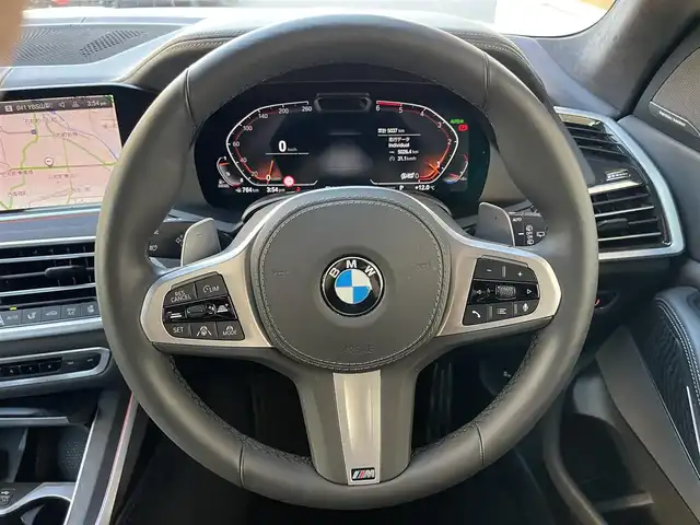 ＢＭＷ Ｘ７ xDrive35d Mスポーツ 山梨県 2021(令3)年 0.6万km ミネラルホワイト パノラマＳＲ/全方位カメラ　/コンフォートシート　/ｈａｒｍａｎ／ｋａｄｏｎ　/黒革　/シートＨ　/ベンチレーション　/純正２１インチアルミ　/パイロットＡＣＣ　/アンビエントライト　/レーザーライトＬＥＤ　/オートハイビーム
