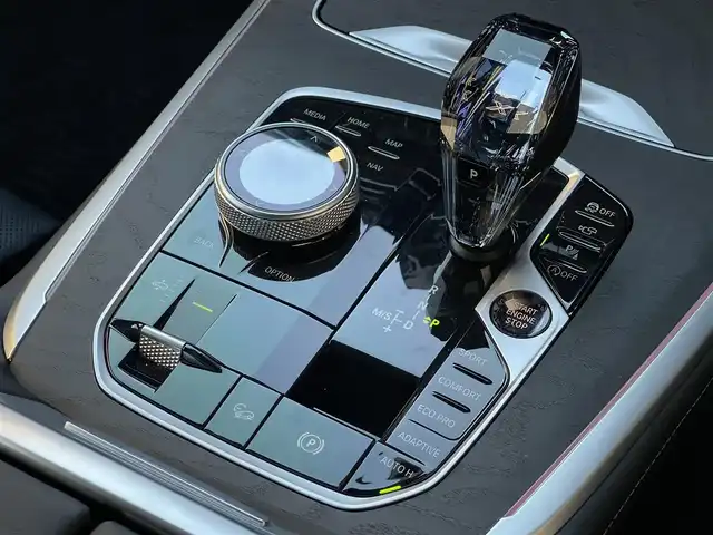 ＢＭＷ Ｘ７ xDrive35d Mスポーツ 山梨県 2021(令3)年 0.6万km ミネラルホワイト パノラマＳＲ/全方位カメラ　/コンフォートシート　/ｈａｒｍａｎ／ｋａｄｏｎ　/黒革　/シートＨ　/ベンチレーション　/純正２１インチアルミ　/パイロットＡＣＣ　/アンビエントライト　/レーザーライトＬＥＤ　/オートハイビーム