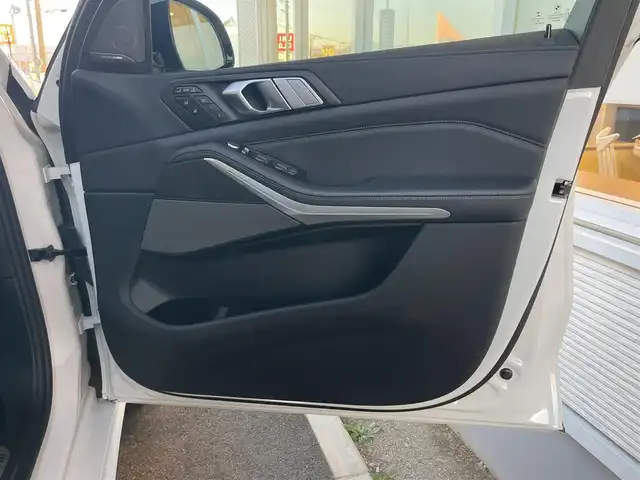 ＢＭＷ Ｘ７ xDrive35d Mスポーツ 山梨県 2021(令3)年 0.6万km ミネラルホワイト パノラマＳＲ/全方位カメラ　/コンフォートシート　/ｈａｒｍａｎ／ｋａｄｏｎ　/黒革　/シートＨ　/ベンチレーション　/純正２１インチアルミ　/パイロットＡＣＣ　/アンビエントライト　/レーザーライトＬＥＤ　/オートハイビーム