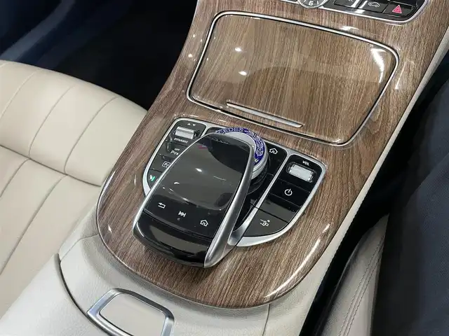 メルセデス・ベンツ Ｅ２００ クーペ 東京都 2018(平30)年 3.3万km エメラルドグリーン 〇純正メーカーナビ/　ラジオ・USB・BT・フルセグ/〇白革シート/〇サンルーフ/〇ブルメスターサウンドシステム/〇パドルシフト/〇前後ドライブレコーダー/〇社外デジタルインナーミラー/〇ステアリングスイッチ/〇革巻きステアリング/〇木目調パネル/〇ETC/〇シートヒーター/〇ESP/〇アクティブブレーキアシスト/〇アテンションアシスト/〇アクティブレーンキープアシスト/〇BSM/〇ACC/〇保証書/〇取扱説明書/〇スペアキー