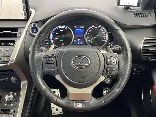 レクサス ＮＸ 300h Fスポーツ 埼玉県 2021(令3)年 3.2万km グラファイトブラックガラスフレーク サンルーフ　純正ナビ　パノラミックビューモニター　赤レザー　ビルトインＥＴＣ２．０　ＢＳＭ　ステアリングヒーター　シートヒーター　ベンチレーション　ＨＵＤ　ドラレコ　三眼ＬＥＤ　　地デジフルセグＴＶ