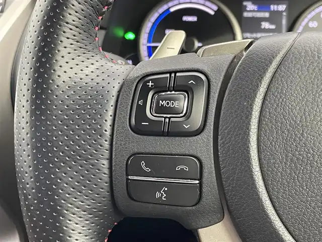 レクサス ＮＸ 300h Fスポーツ 埼玉県 2021(令3)年 3.2万km グラファイトブラックガラスフレーク サンルーフ　純正ナビ　パノラミックビューモニター　赤レザー　ビルトインＥＴＣ２．０　ＢＳＭ　ステアリングヒーター　シートヒーター　ベンチレーション　ＨＵＤ　ドラレコ　三眼ＬＥＤ　　地デジフルセグＴＶ