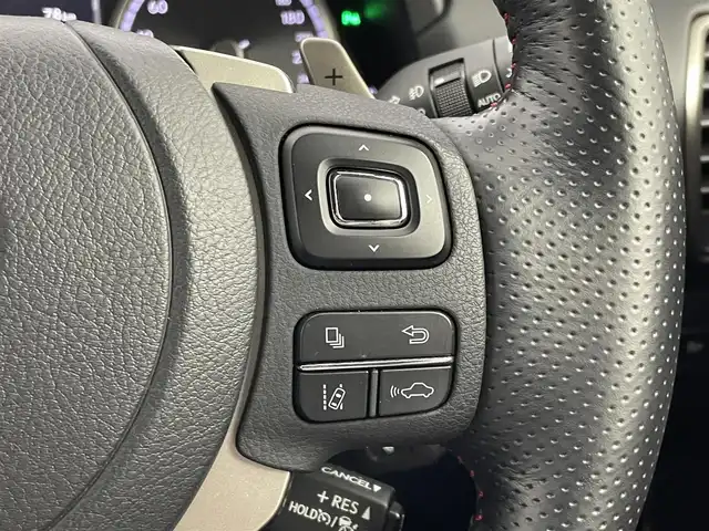 レクサス ＮＸ 300h Fスポーツ 埼玉県 2021(令3)年 3.2万km グラファイトブラックガラスフレーク サンルーフ　純正ナビ　パノラミックビューモニター　赤レザー　ビルトインＥＴＣ２．０　ＢＳＭ　ステアリングヒーター　シートヒーター　ベンチレーション　ＨＵＤ　ドラレコ　三眼ＬＥＤ　　地デジフルセグＴＶ