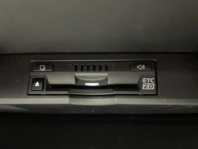レクサス ＮＸ 300h Fスポーツ 埼玉県 2021(令3)年 3.2万km グラファイトブラックガラスフレーク サンルーフ　純正ナビ　パノラミックビューモニター　赤レザー　ビルトインＥＴＣ２．０　ＢＳＭ　ステアリングヒーター　シートヒーター　ベンチレーション　ＨＵＤ　ドラレコ　三眼ＬＥＤ　　地デジフルセグＴＶ