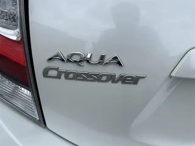 トヨタ アクア クロスオーバー 兵庫県 2018(平30)年 7.2万km ホワイトパールクリスタルシャイン ワンオーナー/プリクラッシュセーフティ/レーンディパーチャーアラート/純正SDナビ/地デジTV/　純正CD/DVD/Bluetooth/SD/【NSZT-W68T】/バックカメラ/ハーフレザーシート/前方ドライブレコーダー/純正16インチアルミ/スマートキー/運転席シートリフター/革巻きステアリング/電格ウィンカーミラー/純正フロアマット/ETC2.0/スペアキー（スマートキー）/保証書/取扱説明書/ナビ取扱説明書