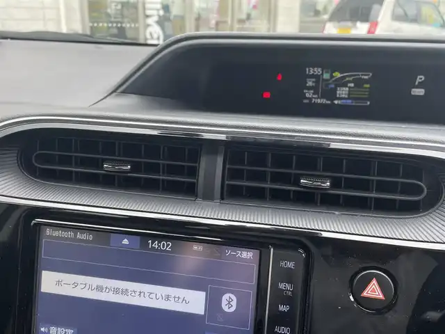 トヨタ アクア クロスオーバー 兵庫県 2018(平30)年 7.2万km ホワイトパールクリスタルシャイン ワンオーナー/プリクラッシュセーフティ/レーンディパーチャーアラート/純正SDナビ/地デジTV/　純正CD/DVD/Bluetooth/SD/【NSZT-W68T】/バックカメラ/ハーフレザーシート/前方ドライブレコーダー/純正16インチアルミ/スマートキー/運転席シートリフター/革巻きステアリング/電格ウィンカーミラー/純正フロアマット/ETC2.0/スペアキー（スマートキー）/保証書/取扱説明書/ナビ取扱説明書
