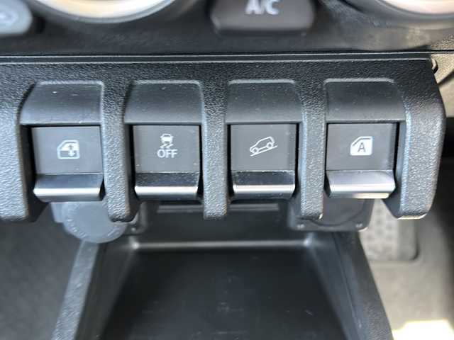 スズキ ジムニー XC 福岡県 2022(令4)年 2.3万km ブルーイッシュブラックパール3 社外メモリナビ/（AM/FM/CD/DVD/BT/フルセグTV）/クルーズコントロール/シートヒーター/背面タイヤ/衝突被害軽減システム/横滑り防止装置/シートカバー有/アイドリングストップ/プッシュスタートボタン/スマートキー/純正LEDヘッドライト/純正１６インチアルミホイール/フロアマット/盗難防止装置/ETC