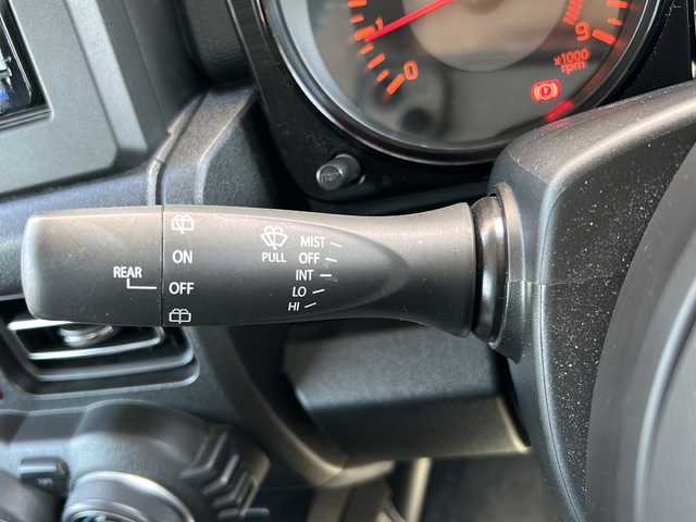 スズキ ジムニー XC 福岡県 2022(令4)年 2.3万km ブルーイッシュブラックパール3 社外メモリナビ/（AM/FM/CD/DVD/BT/フルセグTV）/クルーズコントロール/シートヒーター/背面タイヤ/衝突被害軽減システム/横滑り防止装置/シートカバー有/アイドリングストップ/プッシュスタートボタン/スマートキー/純正LEDヘッドライト/純正１６インチアルミホイール/フロアマット/盗難防止装置/ETC
