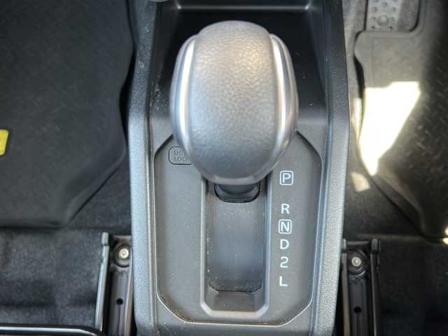 スズキ ジムニー XC 福岡県 2022(令4)年 2.3万km ブルーイッシュブラックパール3 社外メモリナビ/（AM/FM/CD/DVD/BT/フルセグTV）/クルーズコントロール/シートヒーター/背面タイヤ/衝突被害軽減システム/横滑り防止装置/シートカバー有/アイドリングストップ/プッシュスタートボタン/スマートキー/純正LEDヘッドライト/純正１６インチアルミホイール/フロアマット/盗難防止装置/ETC