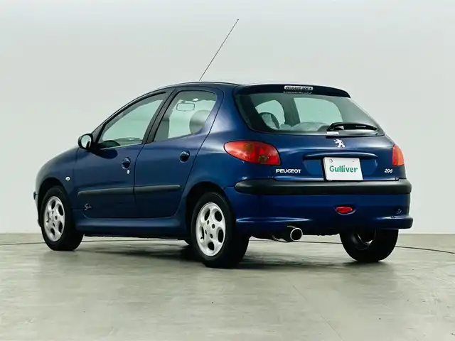 プジョー ２０６ スタイル 福島県 2006(平18)年 6.5万km 黒 社外オーディオ/ABS/キーレスエントリー/・リモコンキー/純正14インチアルミホイール/・鉄ホイール付積込サマータイヤ/(175/65/R14) 山2mm/純正フロアマット/取扱説明書/・保証書