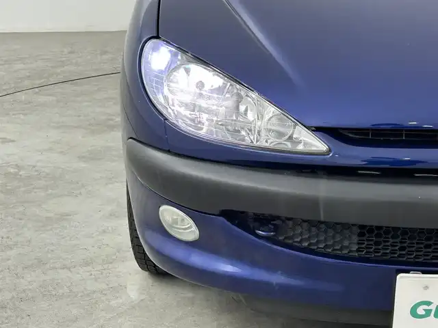 プジョー ２０６ スタイル 福島県 2006(平18)年 6.5万km 黒 社外オーディオ/ABS/キーレスエントリー/・リモコンキー/純正14インチアルミホイール/・鉄ホイール付積込サマータイヤ/(175/65/R14) 山2mm/純正フロアマット/取扱説明書/・保証書