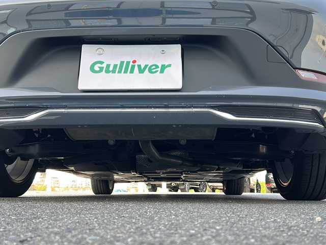 トヨタ プリウス G 山口県 2023(令5)年 1.4万km グレー 8インチディスプレイオーディオ/コネクティッドナビ対応/T-CONNECT/全方位アラウンドビューモニター/フルセグテレビ/Bluetooth/ETC/ドライブレコーダー/プッシュスタート/スペアキー/モデリスタエアロ【フロント・リア】/アイドリングストップ/シートヒーター/純正フロアマット/追従型クルーズコントロール/レーンアシスト/横滑り防止装置/衝突被害軽減システム/盗難防止装置/純正アルミホイール19インチ/ドアバイザー