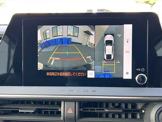 トヨタ プリウス G 山口県 2023(令5)年 1.4万km グレー 8インチディスプレイオーディオ/コネクティッドナビ対応/T-CONNECT/全方位アラウンドビューモニター/フルセグテレビ/Bluetooth/ETC/ドライブレコーダー/プッシュスタート/スペアキー/モデリスタエアロ【フロント・リア】/アイドリングストップ/シートヒーター/純正フロアマット/追従型クルーズコントロール/レーンアシスト/横滑り防止装置/衝突被害軽減システム/盗難防止装置/純正アルミホイール19インチ/ドアバイザー